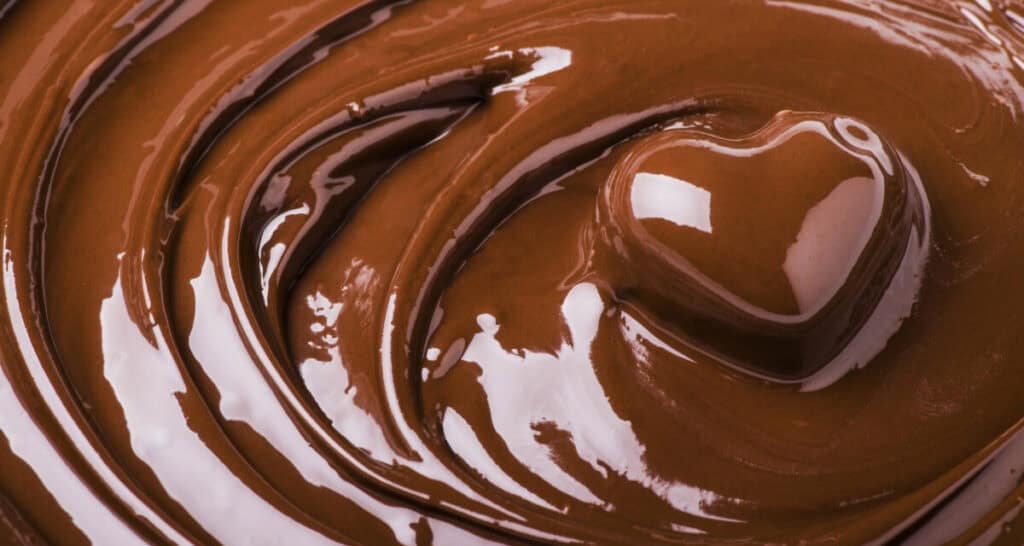 Wat zijn de voordelen van donkere chocolade voor het hart?
